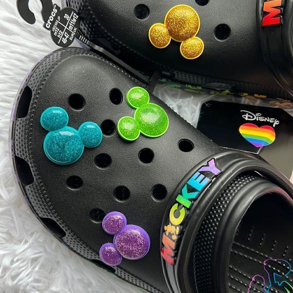 Crocs Classic Disney Clog Rainbow Celebration - Picture 3 of 14